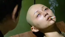 茅山道术、割JJ、生吃人肉...挑战感官极限，一口气看完香港恐怖片《失眠》